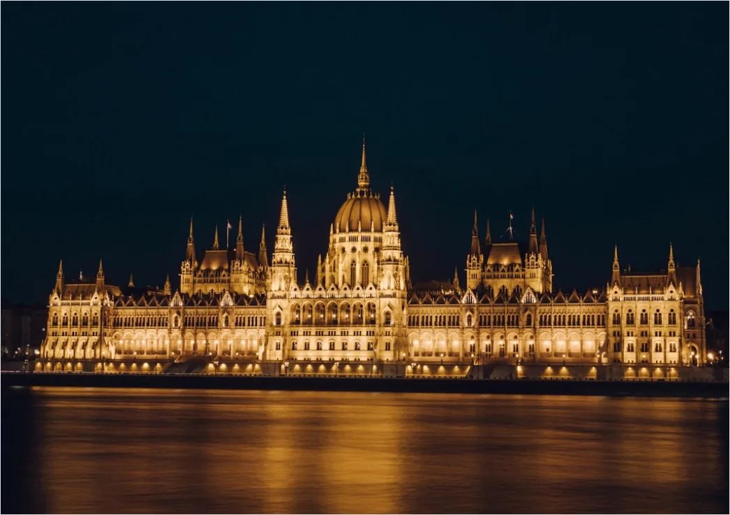Detail Budapest Parlament An Der Donau Bei Nacht Number 16
