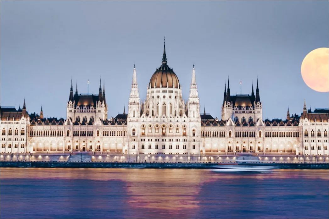 Detail Budapest Parlament An Der Donau Bei Nacht Number 3