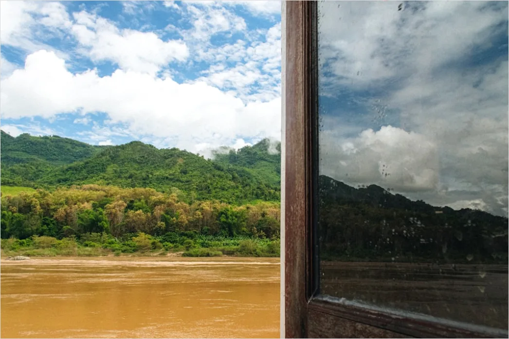 Detail Busreise Reisender Am Fenster Mit Landschaft Number 17