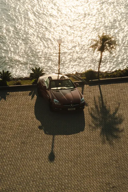 Detail Cabrio Auf Küstenstraße Mit Meer Im Hintergrund Number 17
