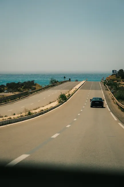 Detail Cabrio Auf Küstenstraße Mit Meer Im Hintergrund Number 19