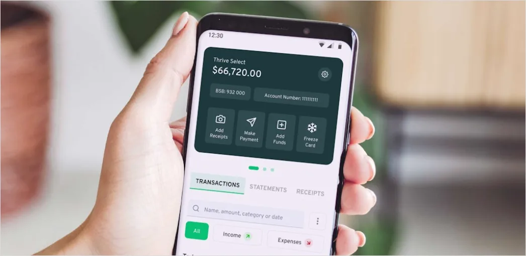 Detail Digitales Banking App Dashboard Auf Handy Foto Number 9