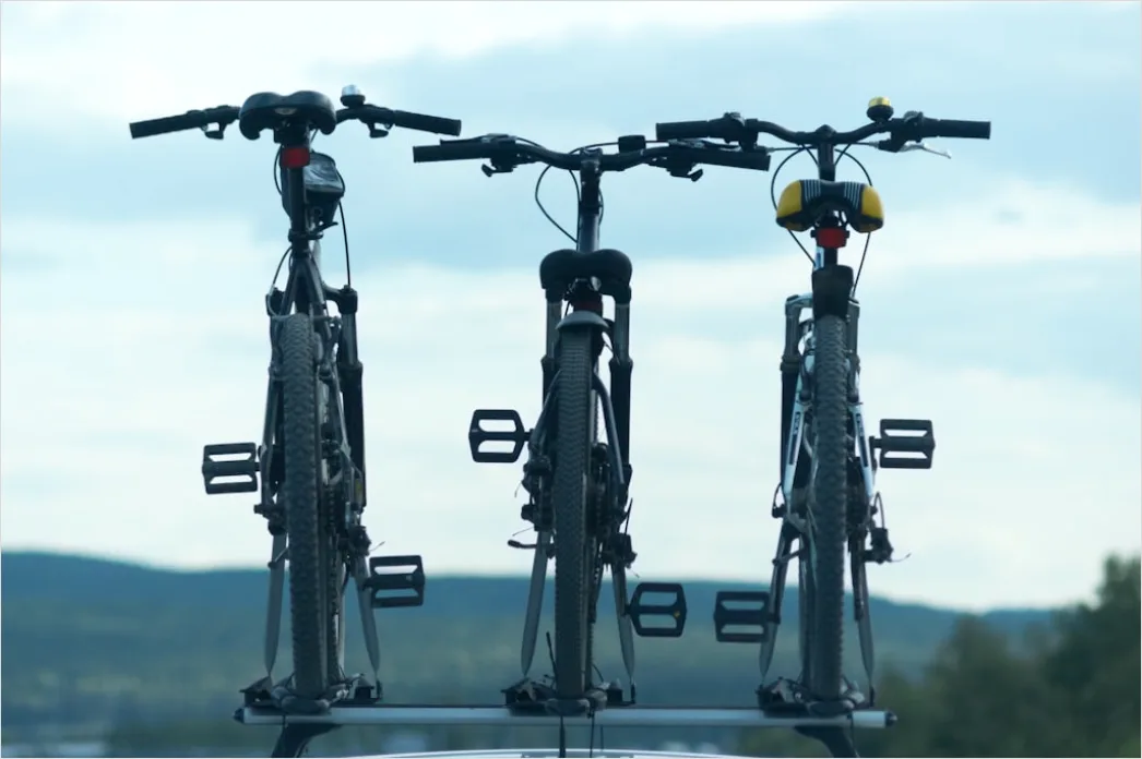Detail Fahrradträger Am Auto Beladen Vor Urlaub Number 16
