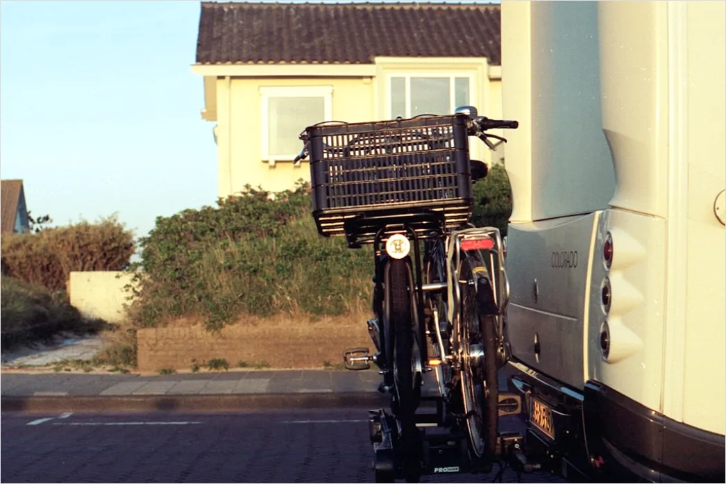 Detail Fahrradträger Am Auto Beladen Vor Urlaub Number 3