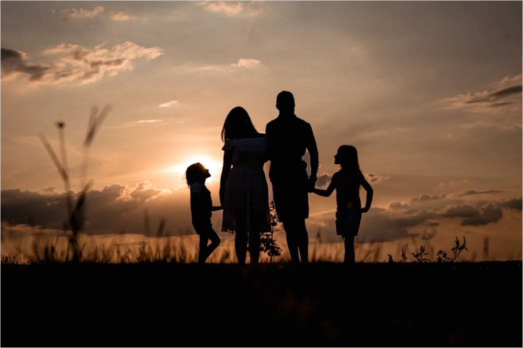 Familie Am Strand Bei Sonnenuntergang Silhouettes 61be