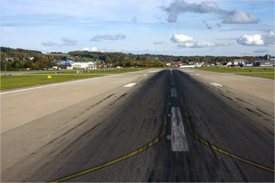 Detail Flugzeug Startet Auf Runway Mit Bewegungsunschärfe Number 20