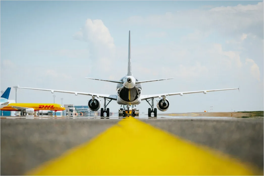 Detail Flugzeug Startet Auf Runway Mit Bewegungsunschärfe Number 6