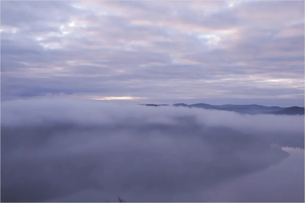 Detail Flugzeugfenster Blick über Wolken Bei Sonnenaufgang Number 8