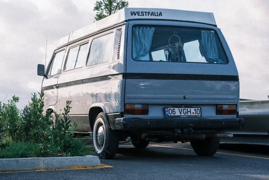 Detail Heckklappe Offen Blick Auf Berglandschaft Vanlife Number 12