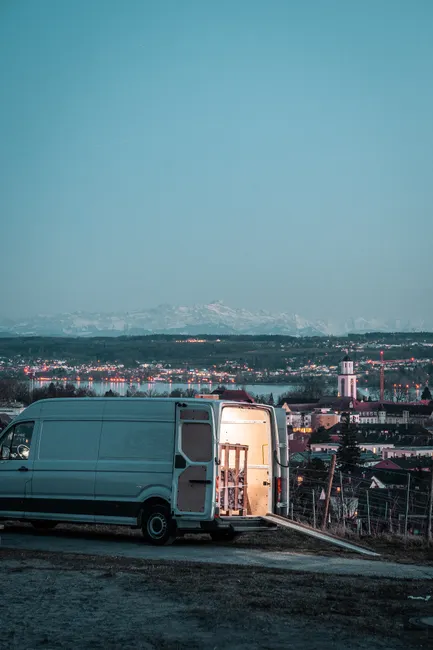 Detail Heckklappe Offen Blick Auf Berglandschaft Vanlife Number 13