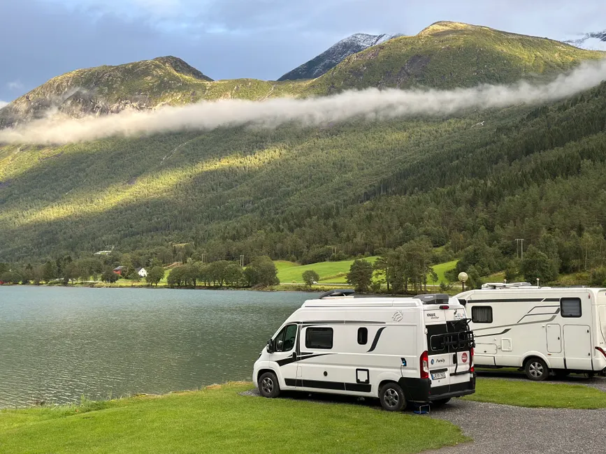Detail Heckklappe Offen Blick Auf Berglandschaft Vanlife Number 14