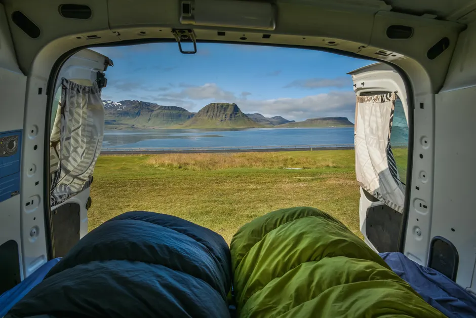 Detail Heckklappe Offen Blick Auf Berglandschaft Vanlife Number 15