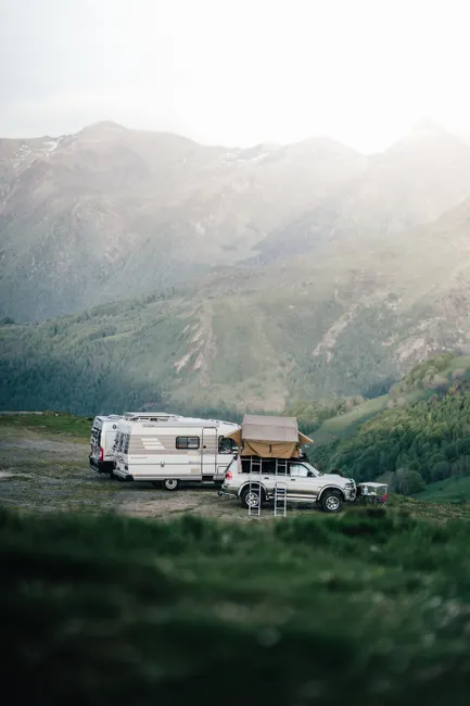 Detail Heckklappe Offen Blick Auf Berglandschaft Vanlife Number 18