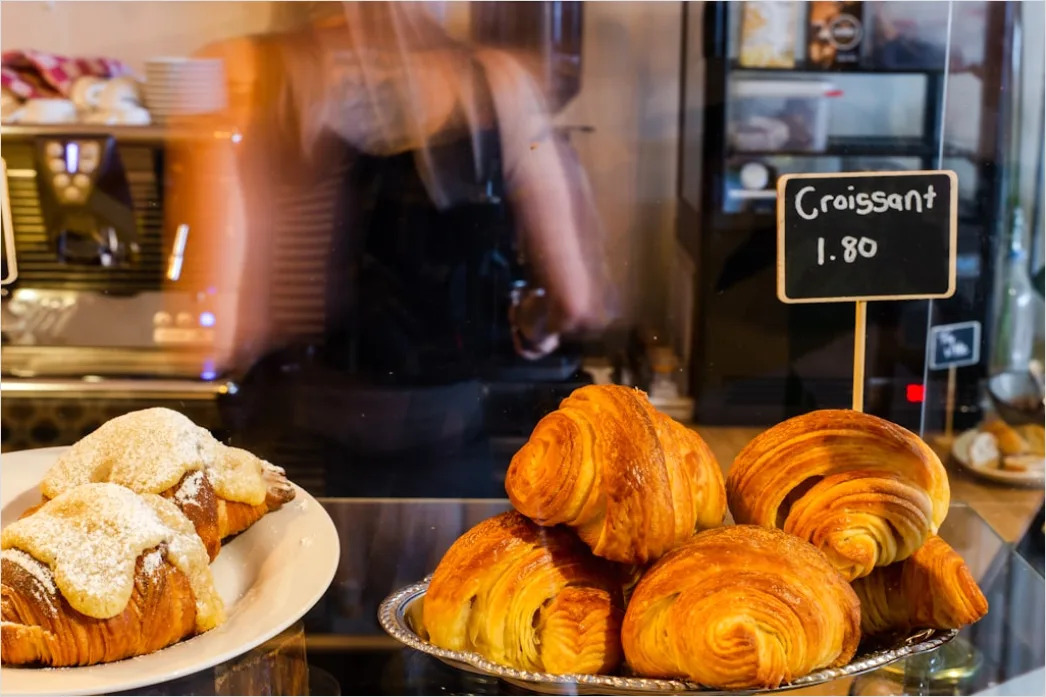 Detail Hotel Frühstück Buffet Croissants Und Kaffeetassen Number 19