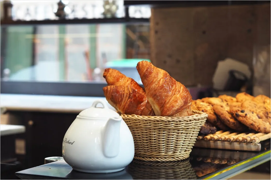 Detail Hotel Frühstück Buffet Croissants Und Kaffeetassen Number 6