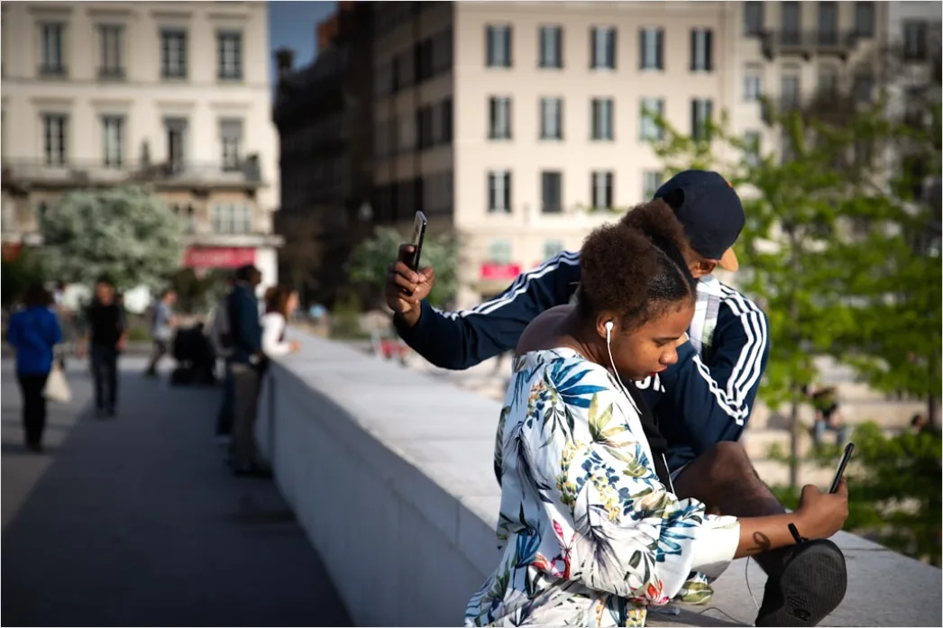 Detail Instagrammable Spot Menschen In Schlange Perspektive Number 16