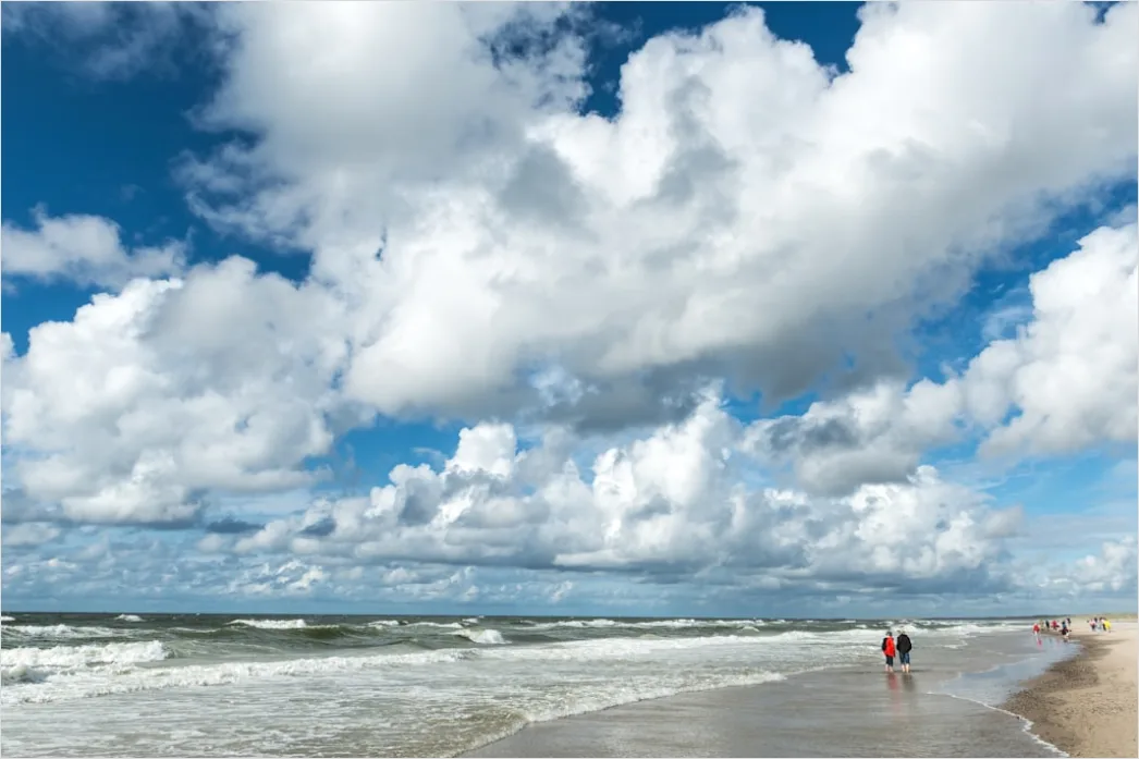 Detail Kitesurfen An Der Nordsee Action Im Wind Number 14