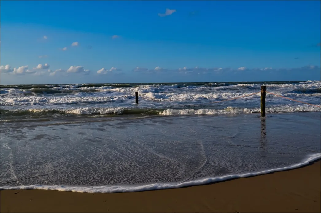 Detail Kitesurfen An Der Nordsee Action Im Wind Number 19