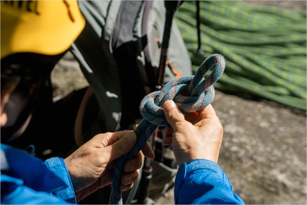 Detail Klettersteig Set Karabiner Am Gurt Nahaufnahme Number 11