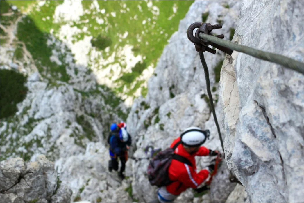 Detail Klettersteig Set Karabiner Am Gurt Nahaufnahme Number 12