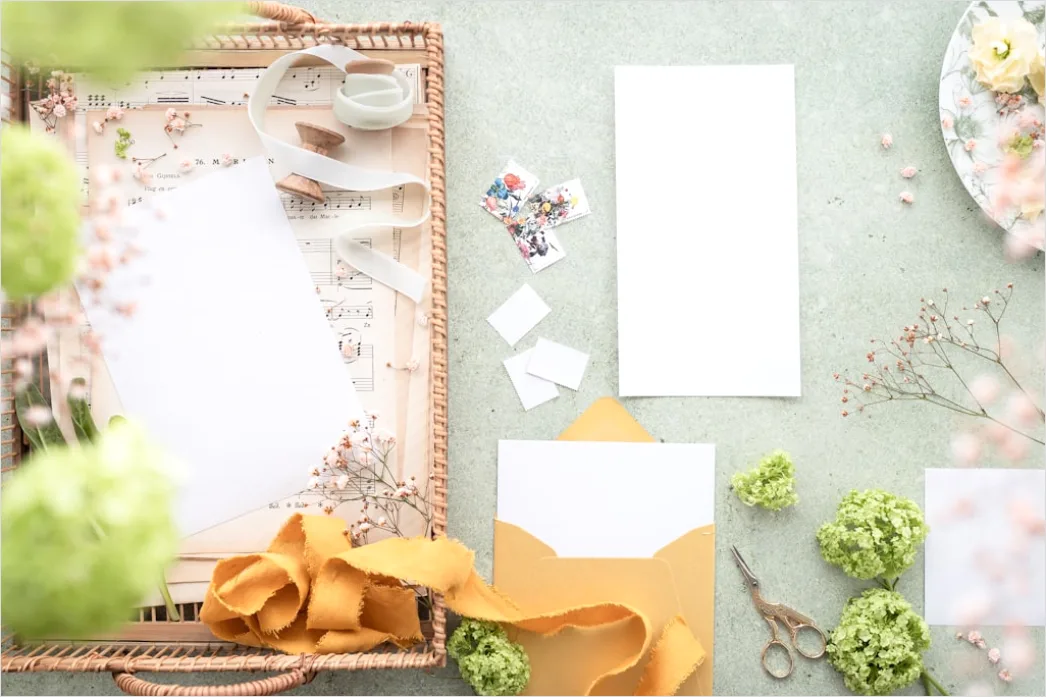 Detail Koffer Packen Checkliste Auf Papier Neben Kleidung Flat Lay Number 12
