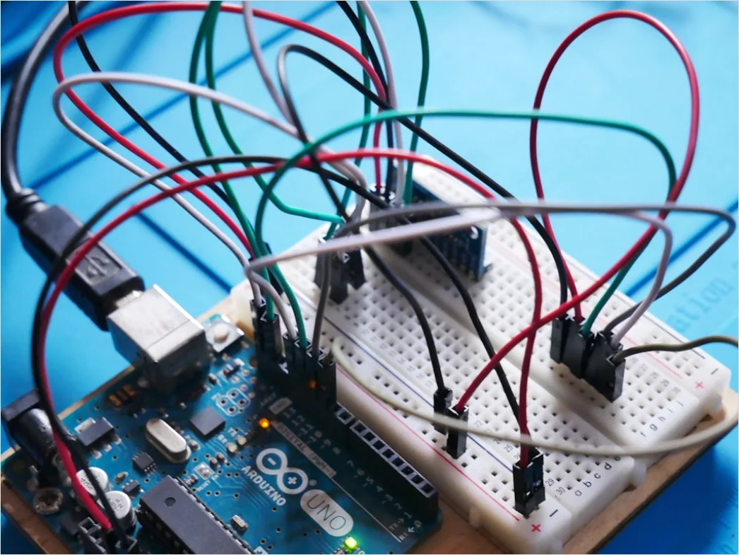 Detail Mikrocontroller Projekt Breadboard Kabel Nahaufnahme Foto Number 4