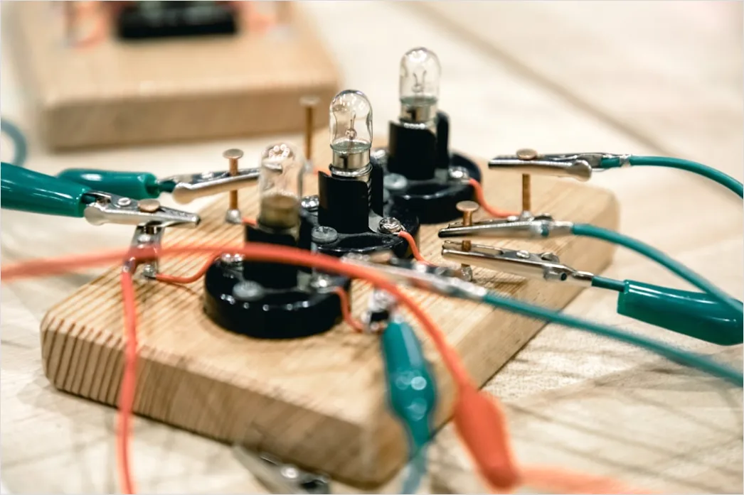 Detail Mikrocontroller Projekt Breadboard Kabel Nahaufnahme Foto Number 6