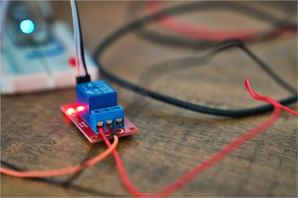 Detail Mikrocontroller Projekt Breadboard Kabel Nahaufnahme Foto Number 8
