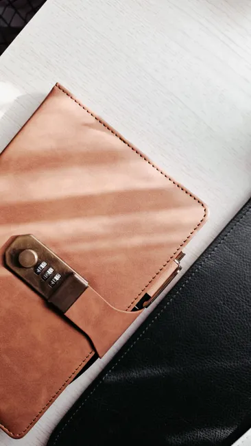 Detail Minimal Travel Accessories Flat Lay Neutraler Hintergrund Number 20