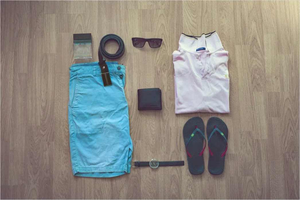 Detail Minimalistisches Packen Capsule Wardrobe Reisekleidung Flat Lay Number 17