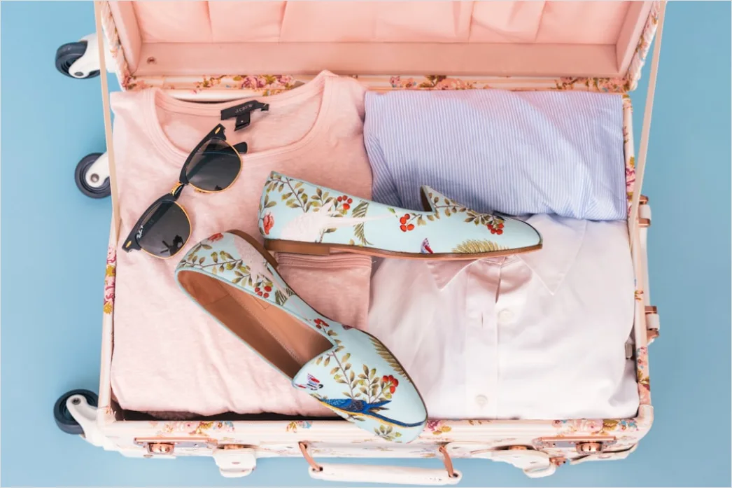 Detail Minimalistisches Packen Capsule Wardrobe Reisekleidung Flat Lay Number 5