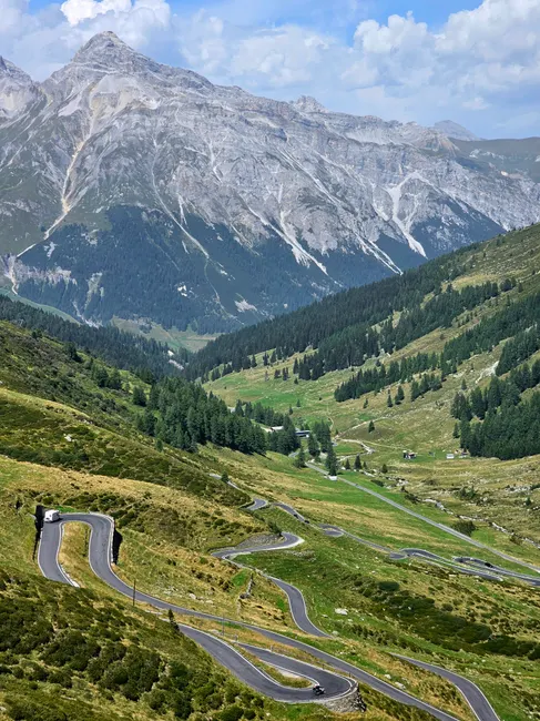 Detail Motorrad Tour Auf Passstraße Alpen Kurven Number 13