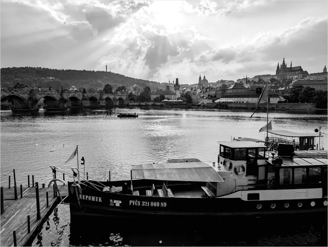 Prag Karlsbruecke Morgens Nebel Stimmung 1dc3