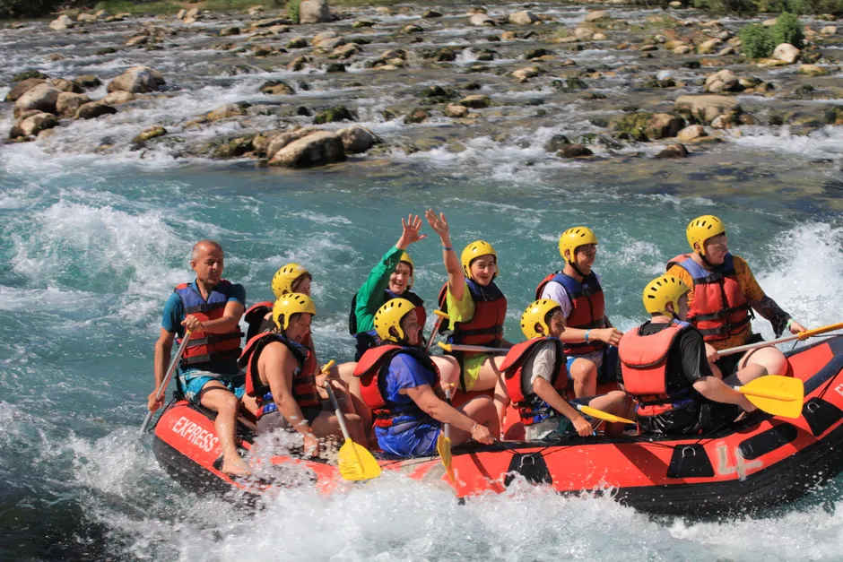 Detail Rafting Wildwasser Stromschnellen Team Action Number 2