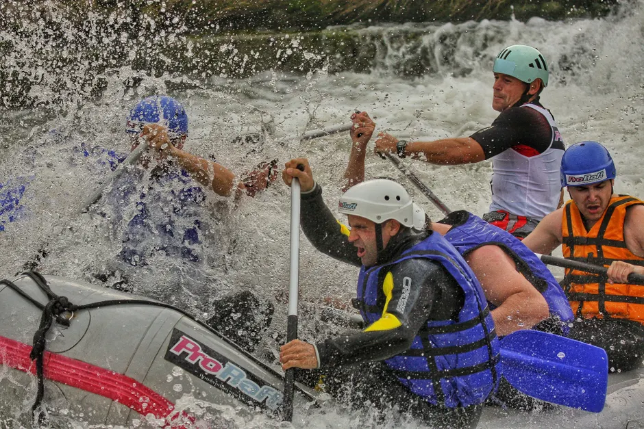 Detail Rafting Wildwasser Stromschnellen Team Action Number 17