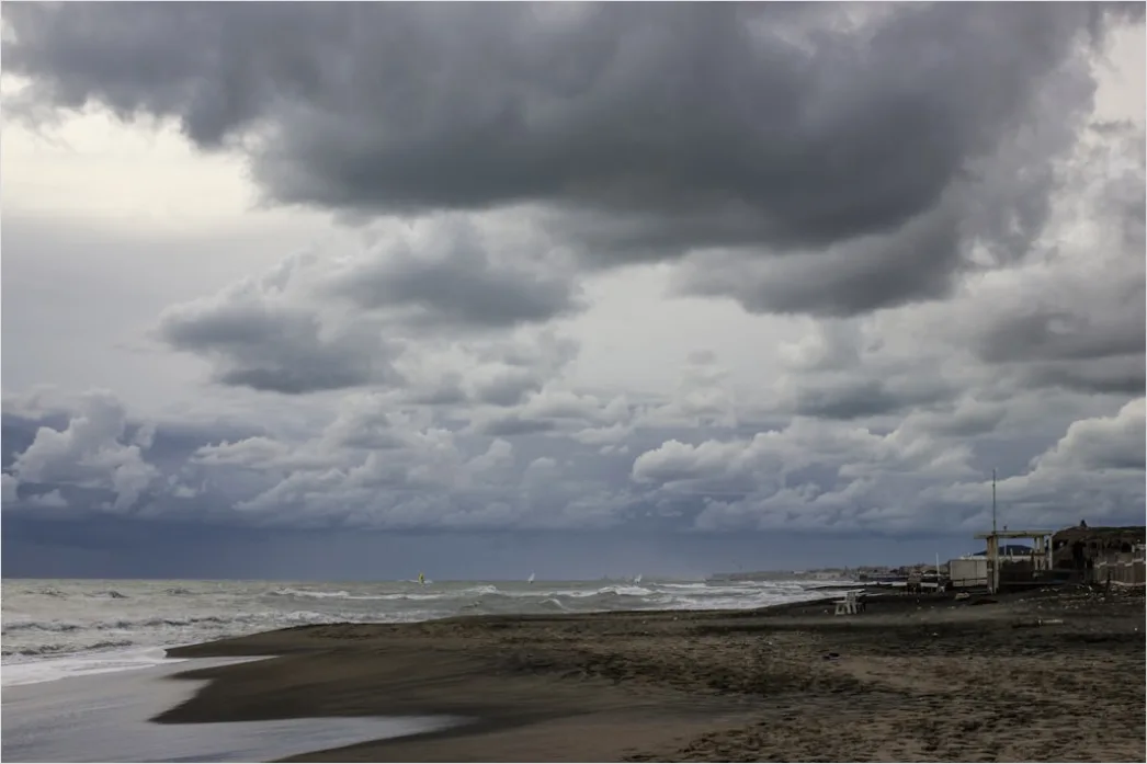Regen Am Strand Grauer Himmel Moody Travel Cf51