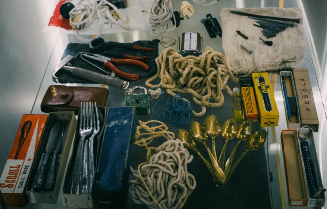 Detail Reiseapotheke Im Koffer Organisiert Flat Lay Number 9
