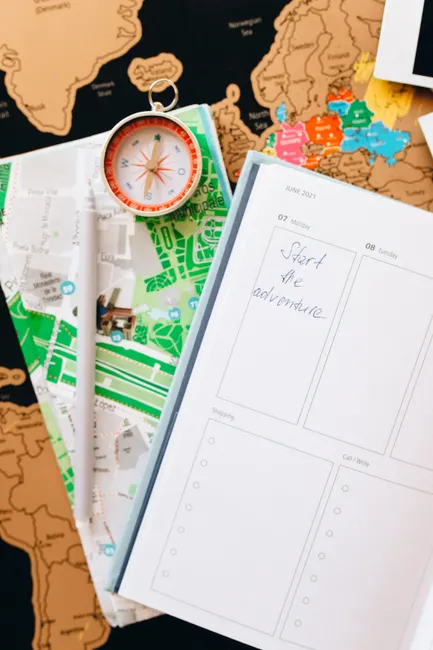 Reiseplanung Mit Karte Notizbuch Und Stift Flat Lay Fbe4