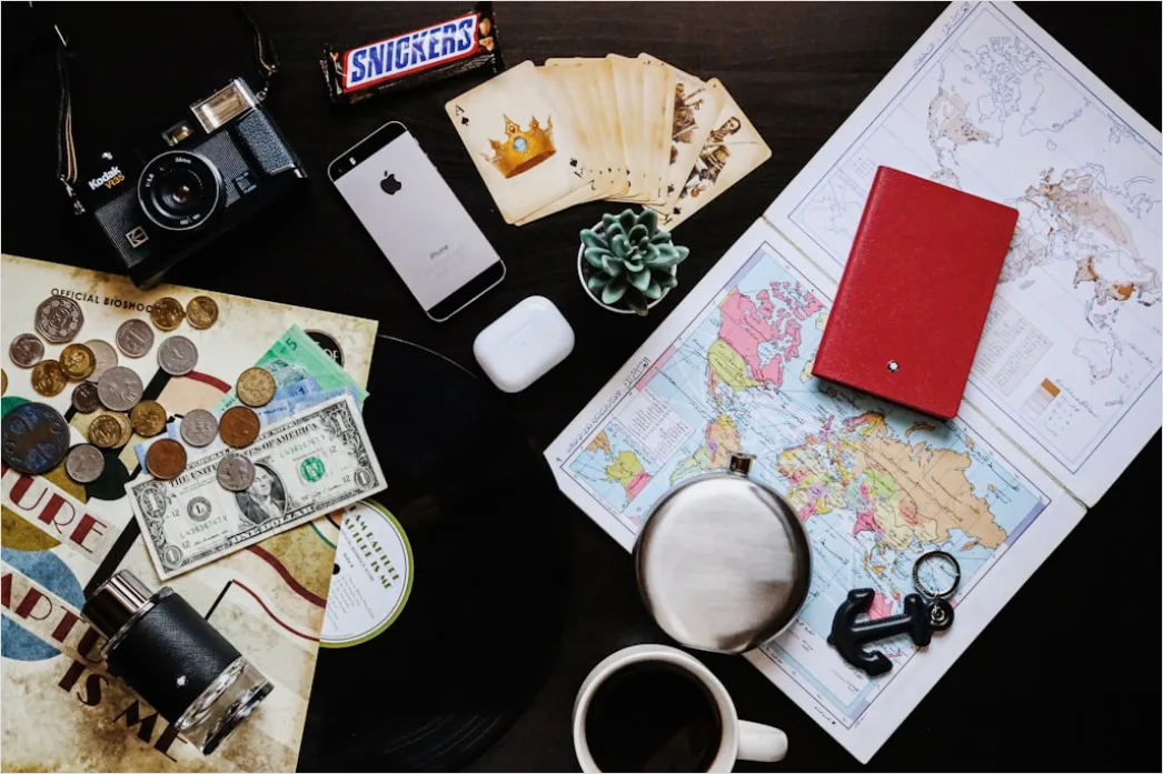 Detail Reisesouvenirs Ausbreiten Auf Tisch Flat Lay Number 12
