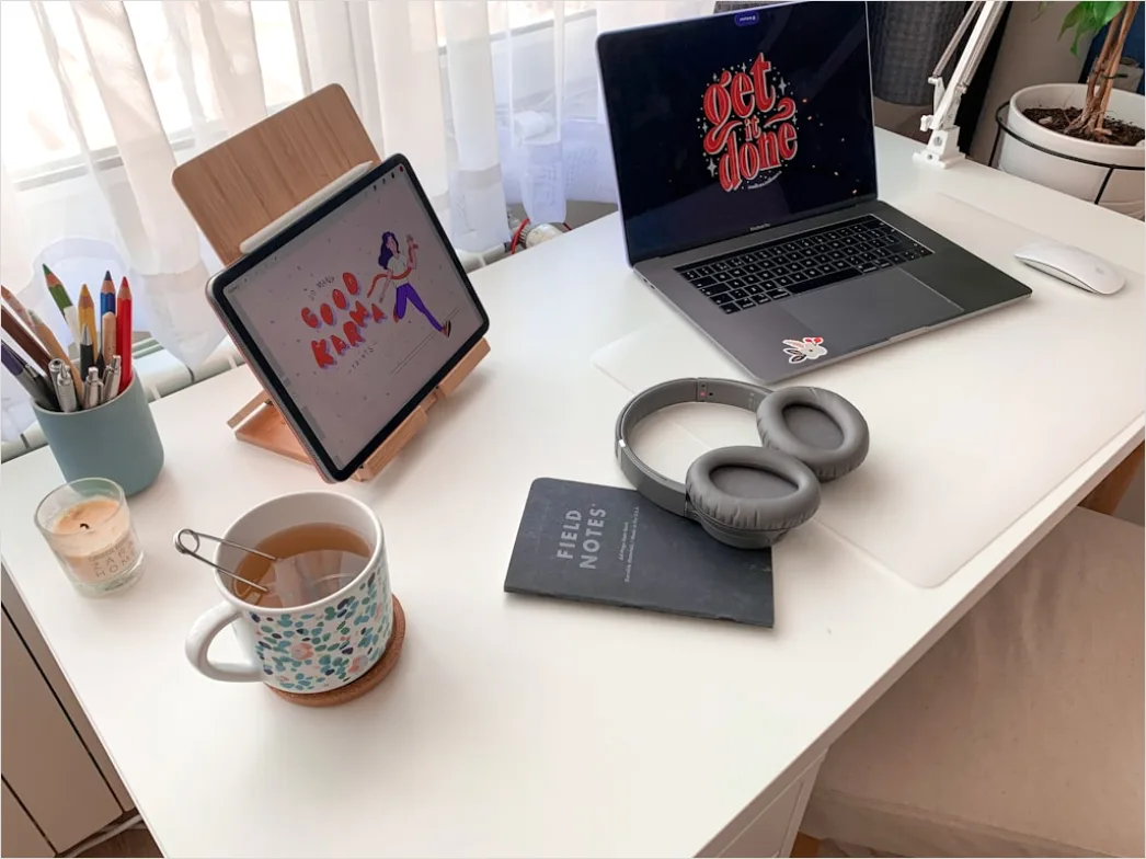 Detail Remote Work Setup Mit Headset Und Notebook Zuhause Foto Number 11