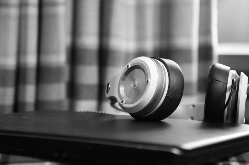 Detail Remote Work Setup Mit Headset Und Notebook Zuhause Foto Number 5