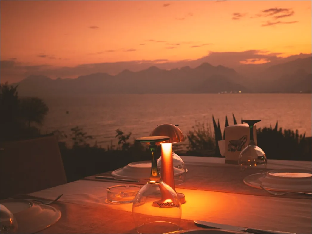Detail Restaurant Terrasse Am Meer Abendstimmung Number 3