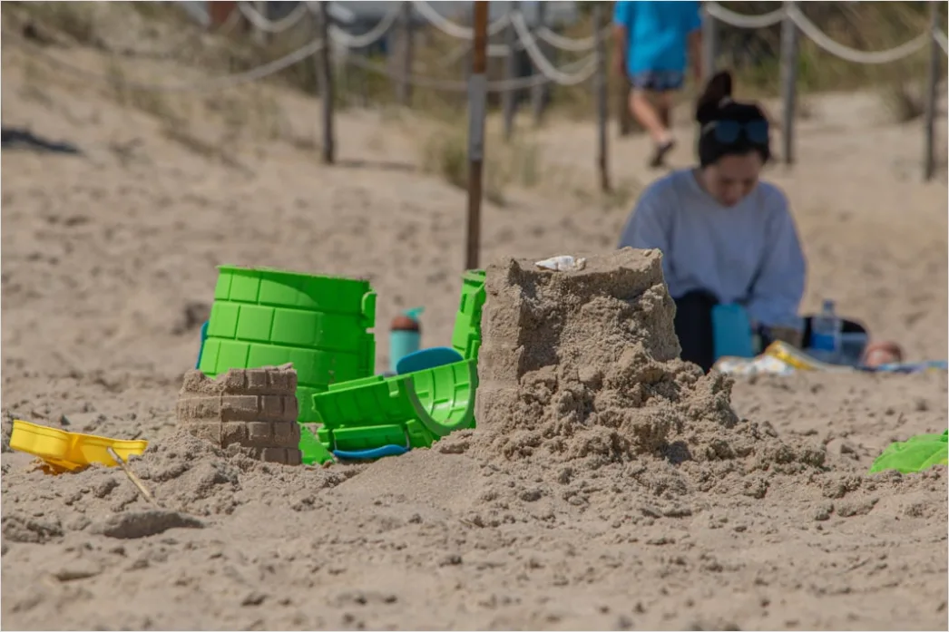 Sandburgen Bauen Am Strand Familienmoment 2846