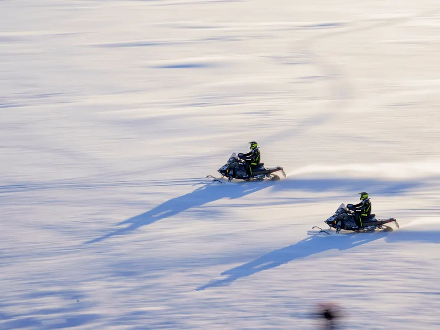 Detail Schneemobil Tour Winterlandschaft Action Number 17