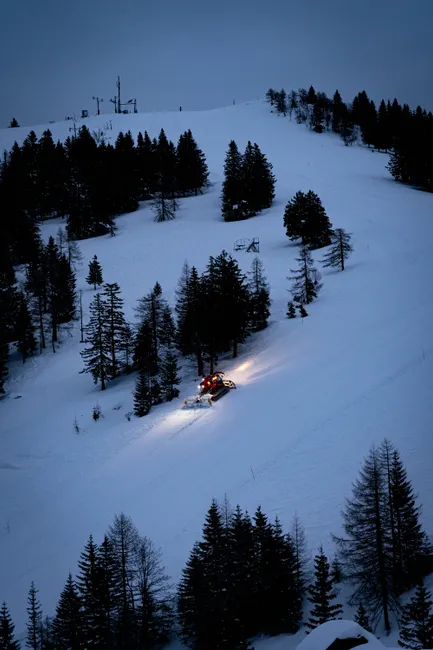 Detail Schneemobil Tour Winterlandschaft Action Number 8