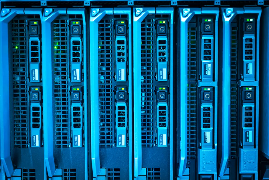 Detail Server Rack Im Rechenzentrum Mit Blauen Leds Foto Number 2