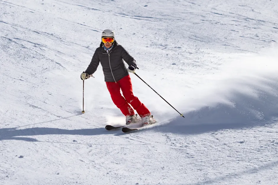 Ski Fahren Piste Carving Schwung Action 625d
