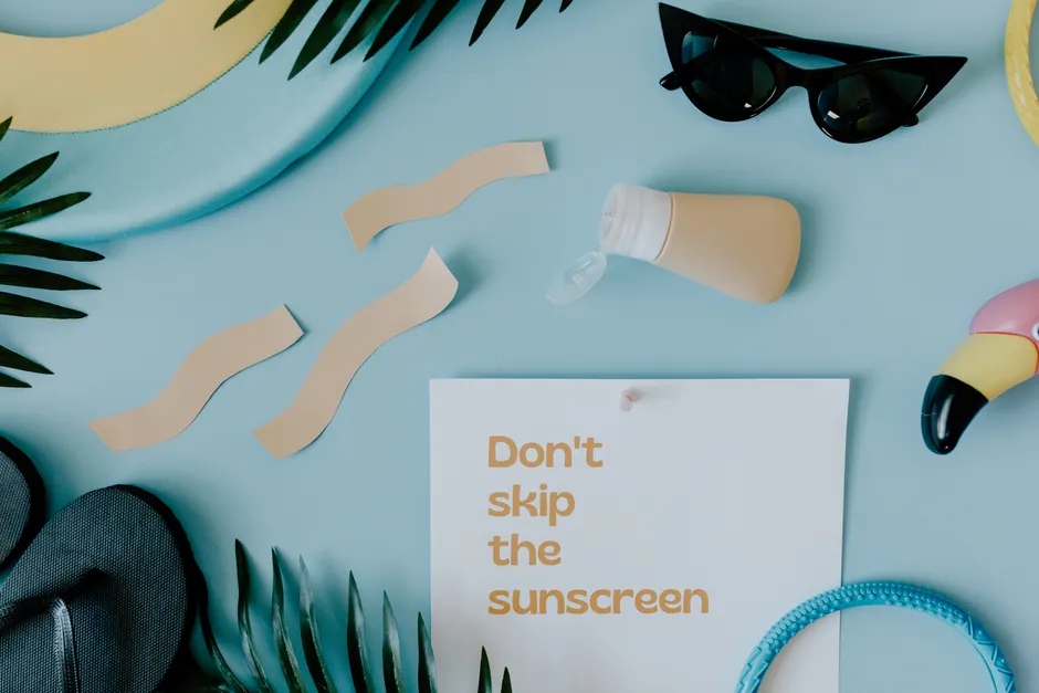 Detail Sonnencreme Hut Und Sonnenbrille Strandurlaub Flat Lay Number 9