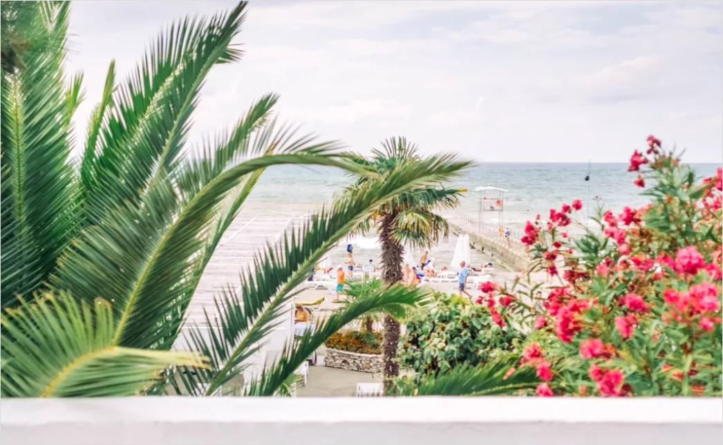 Detail Strandhotel Balkon Blick Aufs Meer Sommer Number 2