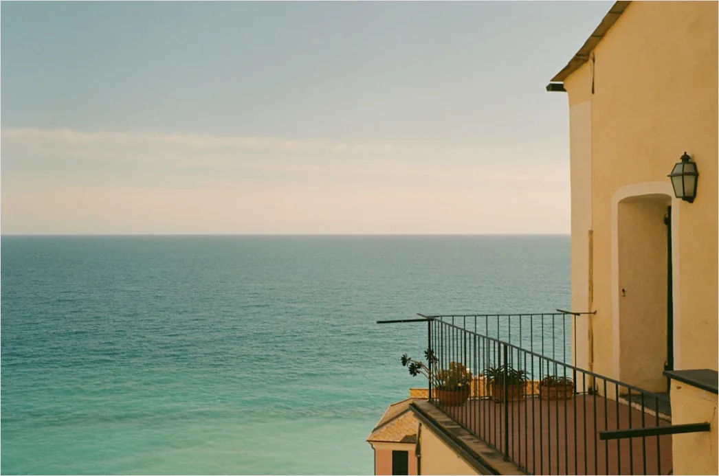 Detail Strandhotel Balkon Blick Aufs Meer Sommer Number 11